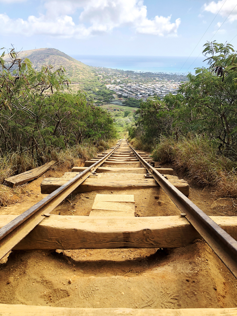 The Ultimate Oahu Travel Guide for the Adventurer - Koko Crater Railway | Sunshine Style